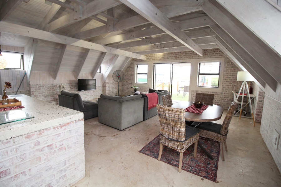 5 Bedroom Property for Sale in Middedorp Western Cape